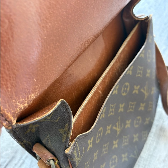 Vintage Louis Vuitton crossbody - Picture 7 of 12